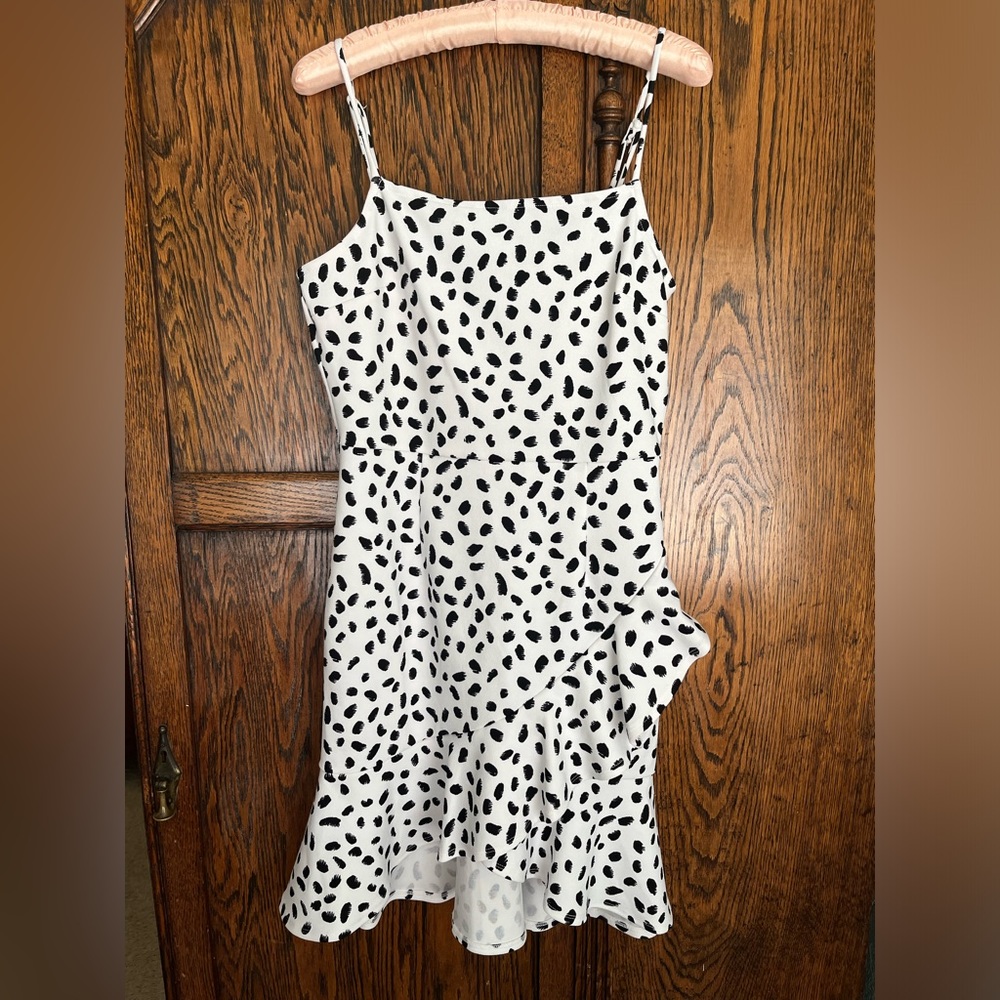 BAR III women's black and white spotted print ruffled wrap hem mini dres…
